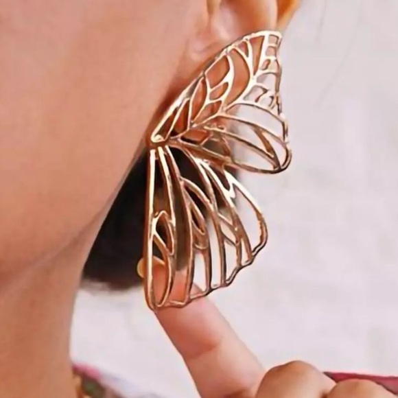 ⚜️[𝟯/$𝟭𝟴]⚜️Large Butterfly Bohemian Earrings NEW - Picture 7 of 10